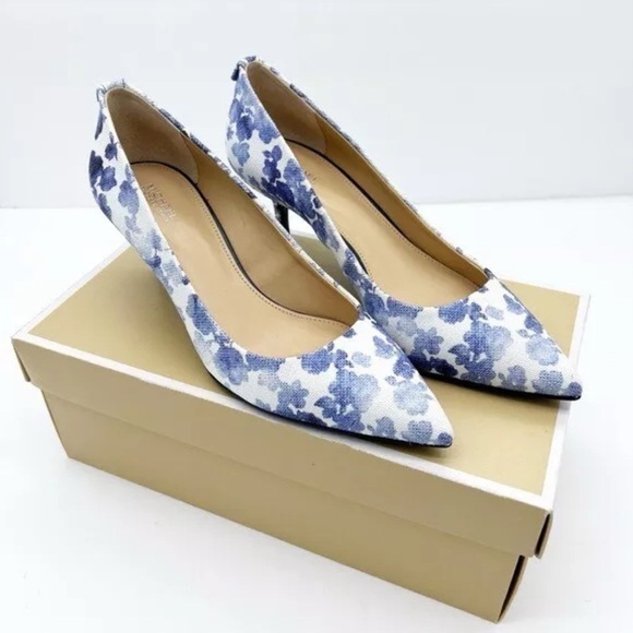 MICHAEL Michael Kors Shoes - Michael Kors Floral Kitten Pumps size 8.5 NEW